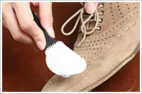 諦めるのはまだ早い！革製品のトラブル対処テク3. 薄汚れたスエード靴をきれいにしたい！