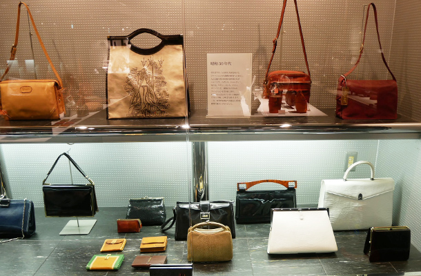 昭和50年代。多様化の時代へ、バッグだけでなく革小物も製造する